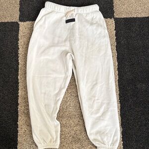 Essentials Kids Off-White Sweatpants with Embroidered Logo